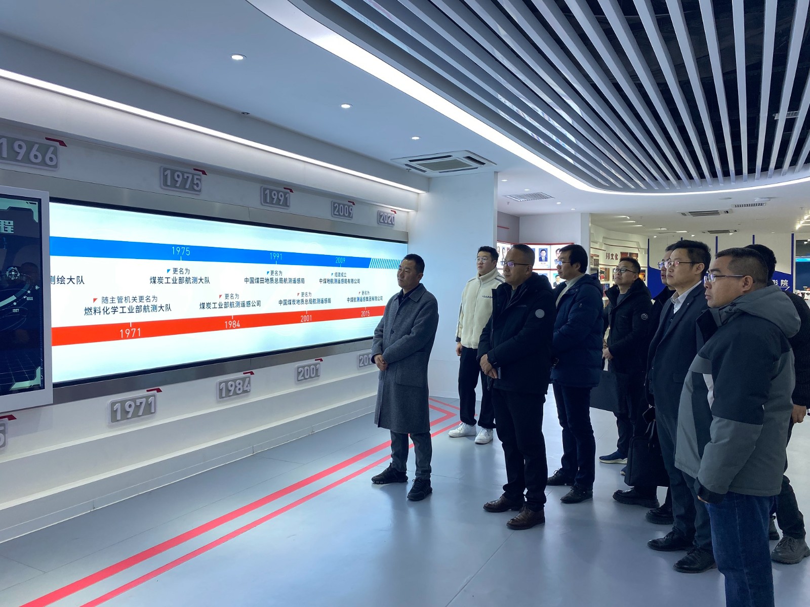 探索行業(yè)前沿      共創(chuàng)美好未來