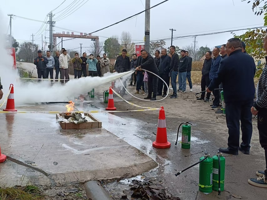 甘肅信合工程設(shè)計(jì)有限公司、甘肅恒達(dá)工程檢測(cè)有限公司成功舉辦“強(qiáng)化安全意識(shí)，共筑消防防線”消防安全演練活動(dòng)